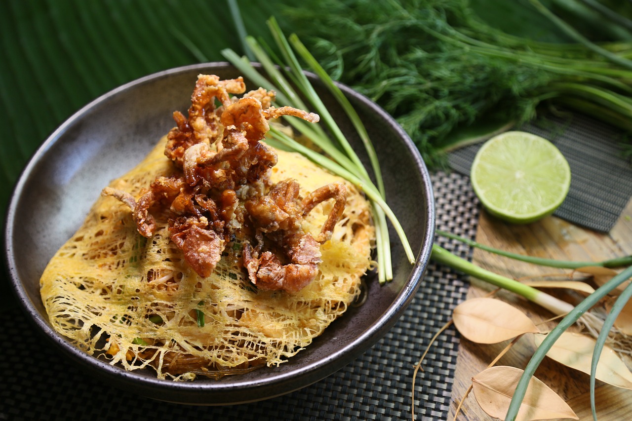 pad thai, egg net, soft shell crab