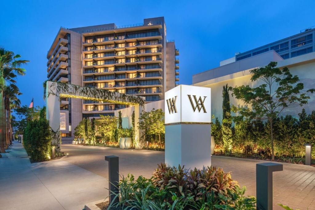Waldorf Astoria Beverly Hills Luxury Hotel