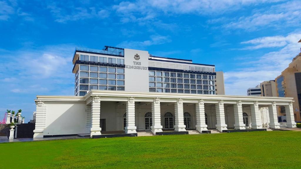Elegant City Hotel