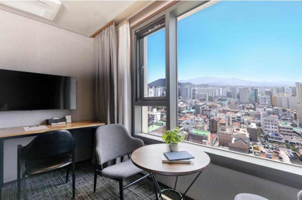 Adults-Only Comfortable Rooms Near Jeju Attractions