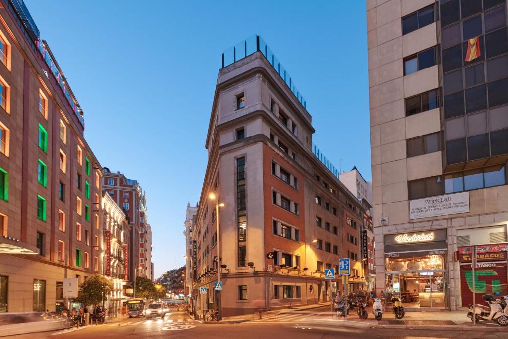 Gran Vía Rooftop Hostel with Terrace