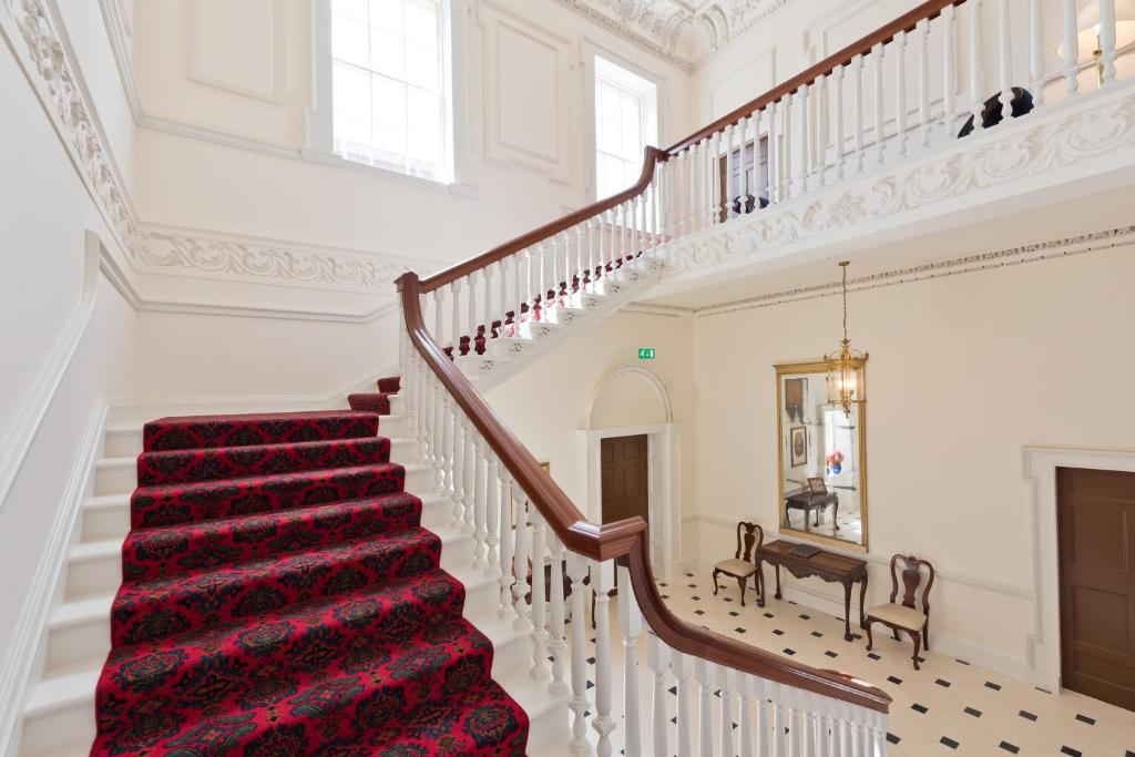 Historic Georgian Suites in Dublin Centre