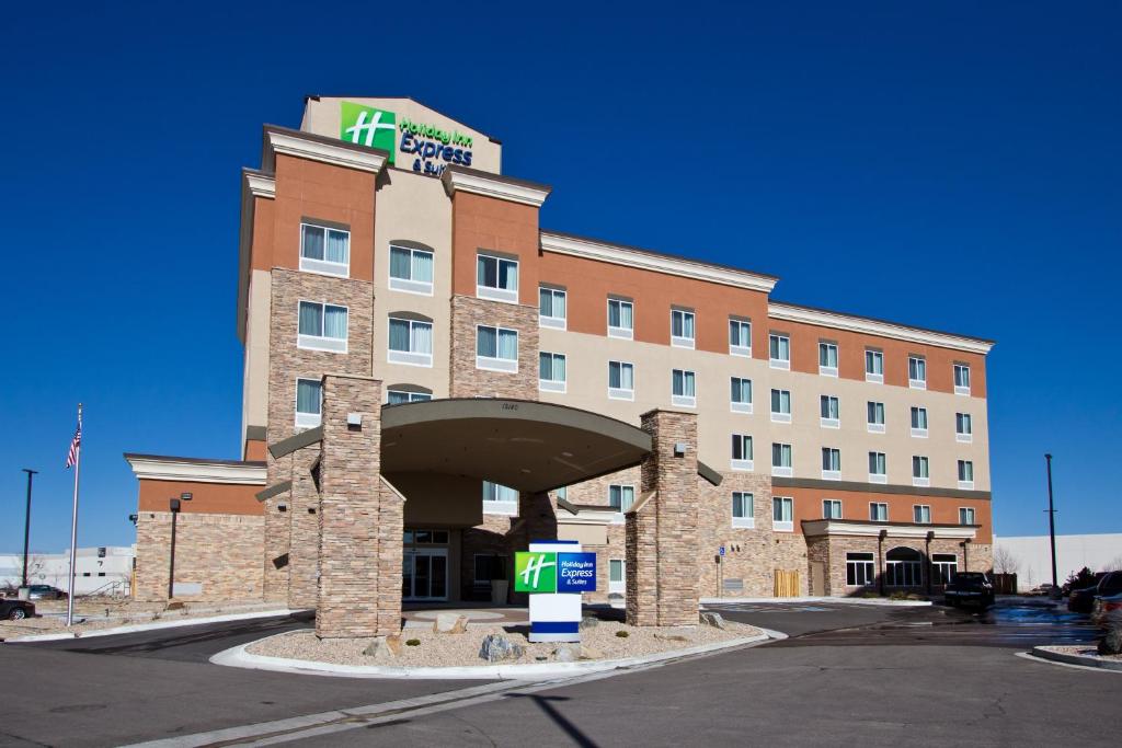 Holiday Inn Express Suites Denver East Peoria