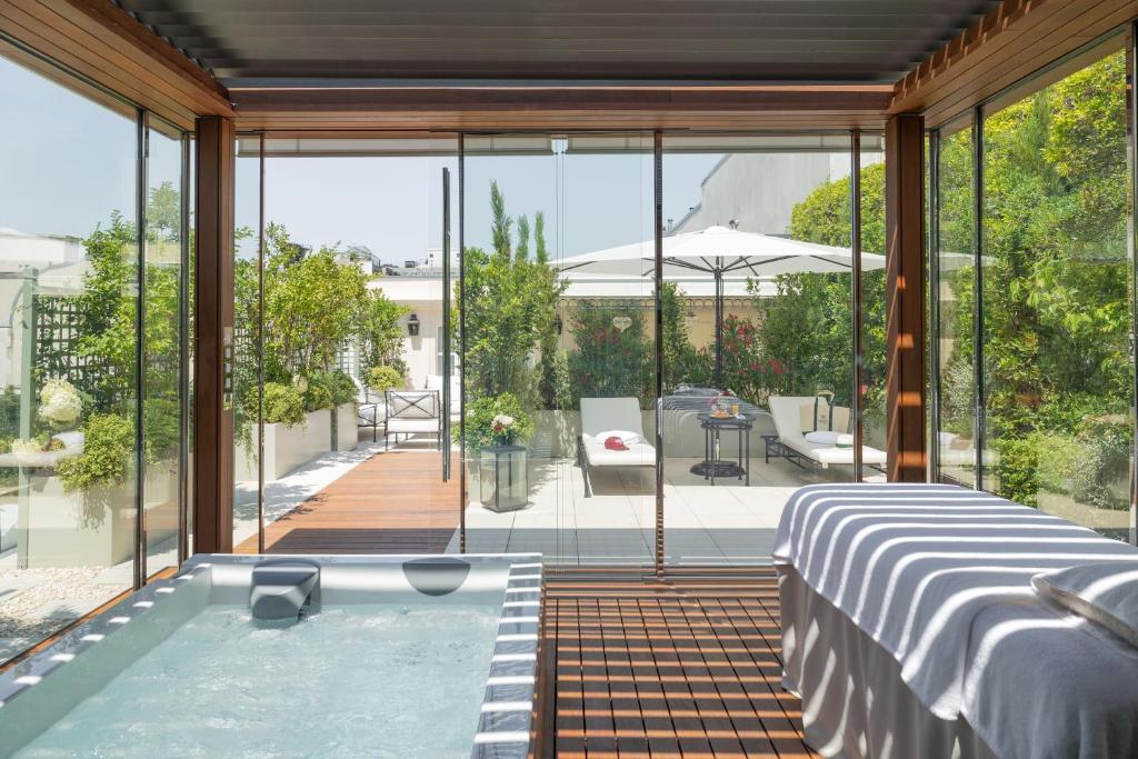 Le Bristol Paris Luxury Palace on Saint-Honoré