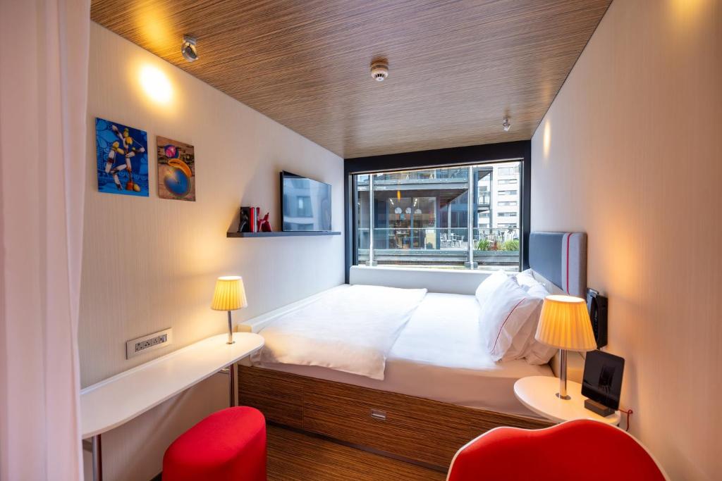 Modern Compact Hotel Near Tate Modern
