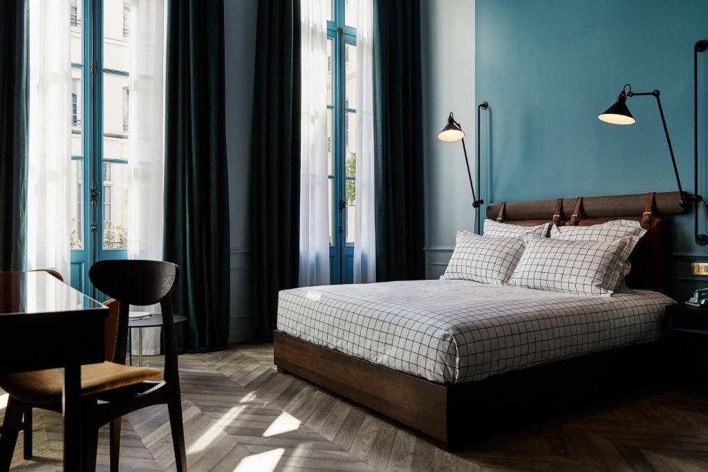 Parisian Hoxton Near Grands Boulevards