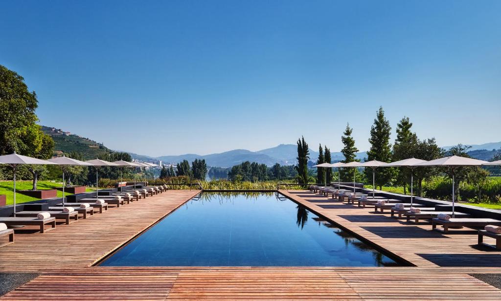 Renovated Manor Hotel Overlooking Douro Valley Vineyards