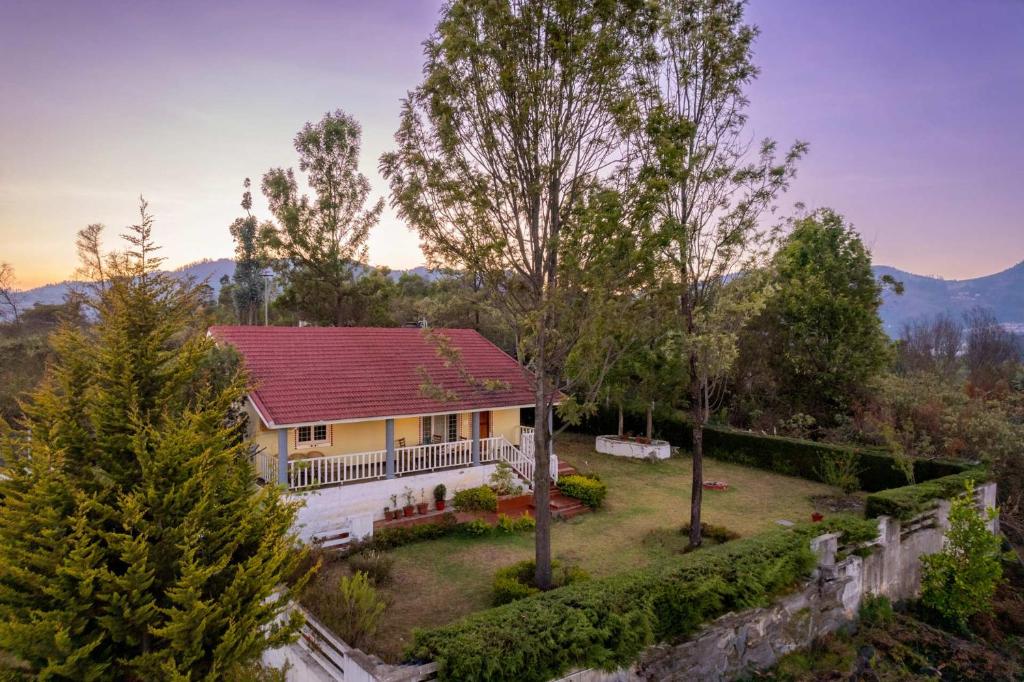 StayVista Casa Pinnacle Pet-Friendly Villa in Coonoor