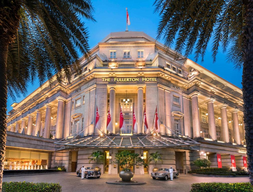 The Fullerton Hotel Singapore Waterfront Classic