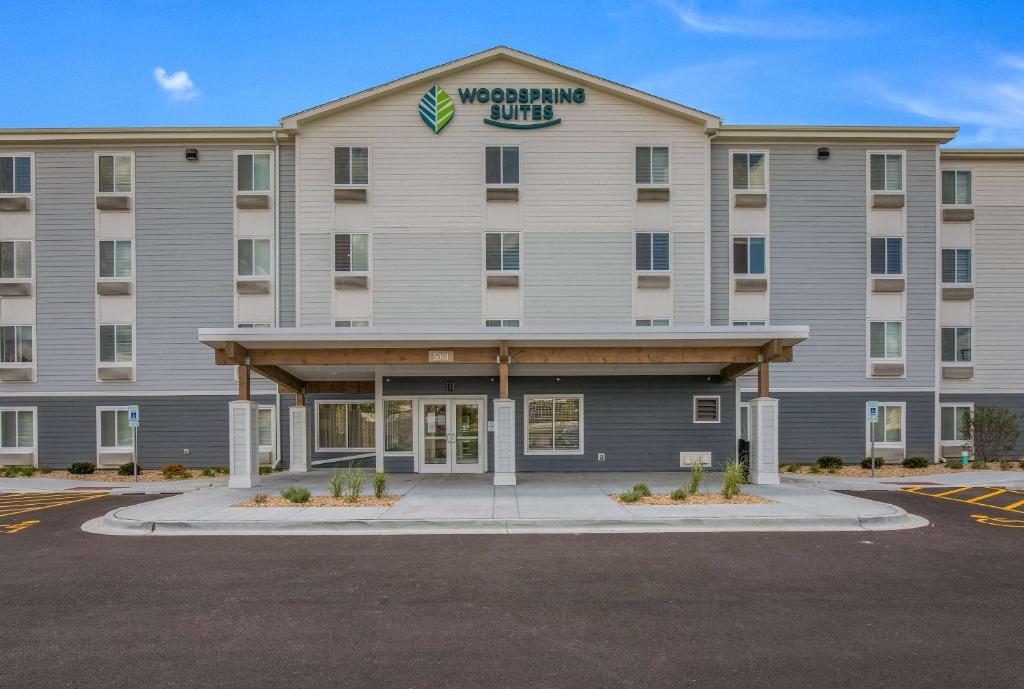 WoodSpring Suites Chicago Midway Burbank Hotel